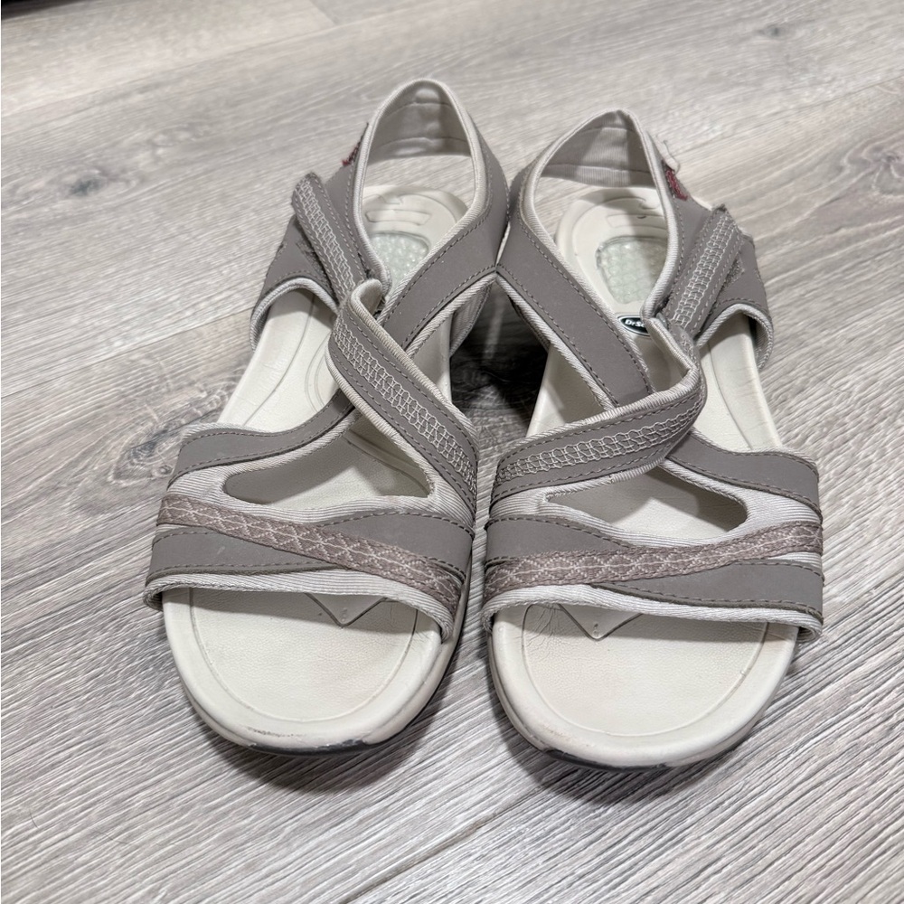 Dr.Scholl’s Light Gray Strappy Athletic Sandals